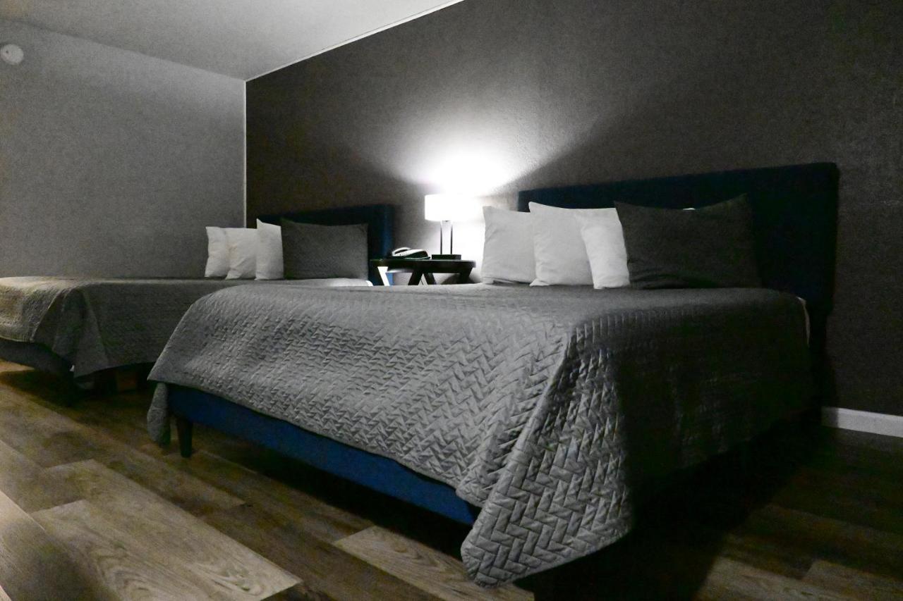 R Nite Star Inn And Suites -Home Of The Cowboys & Rangers Арлингтън Екстериор снимка