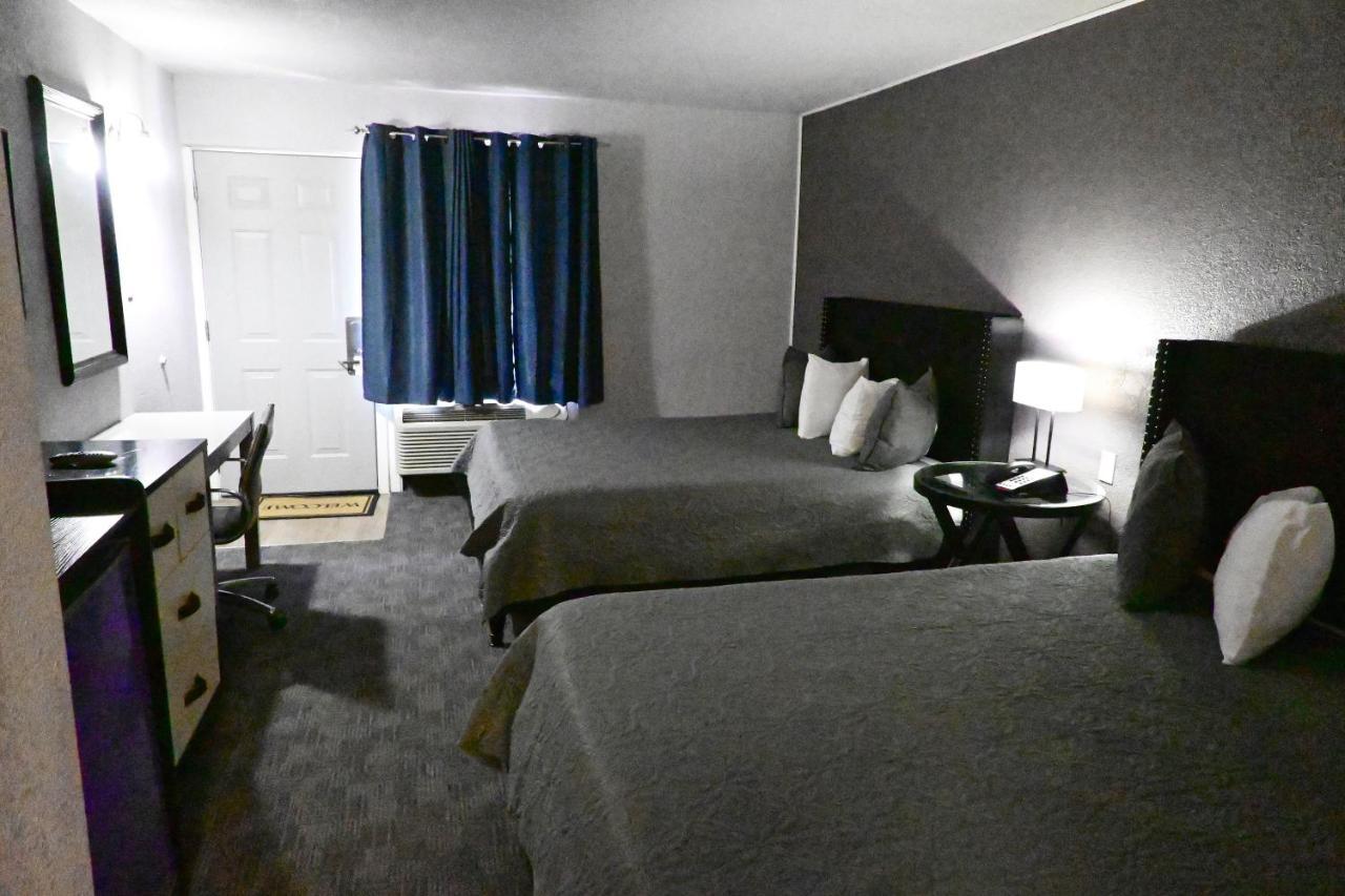 R Nite Star Inn And Suites -Home Of The Cowboys & Rangers Арлингтън Екстериор снимка
