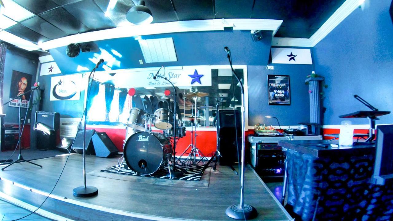 R Nite Star Inn And Suites -Home Of The Cowboys & Rangers Арлингтън Екстериор снимка