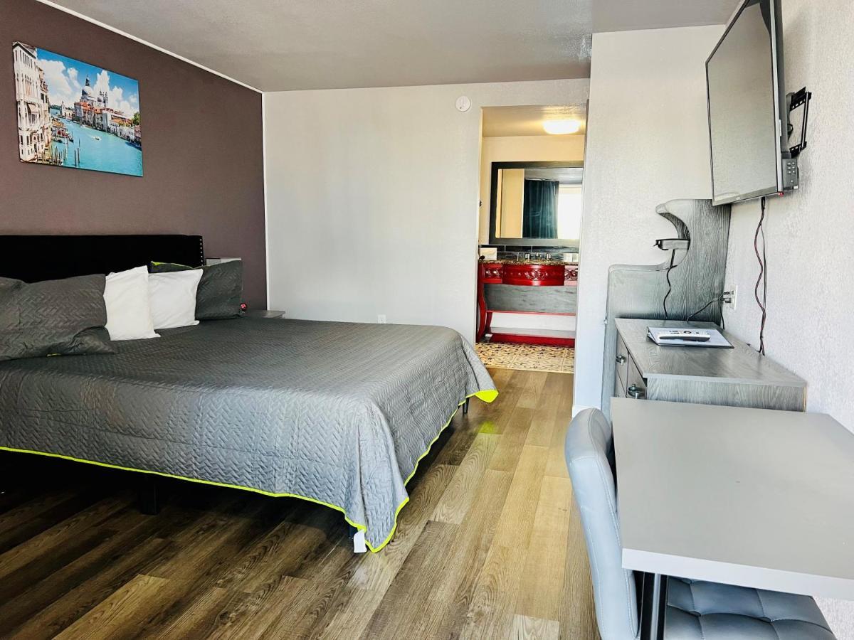 R Nite Star Inn And Suites -Home Of The Cowboys & Rangers Арлингтън Екстериор снимка