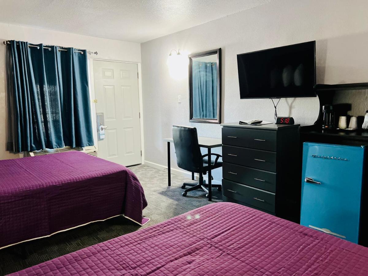 R Nite Star Inn And Suites -Home Of The Cowboys & Rangers Арлингтън Екстериор снимка