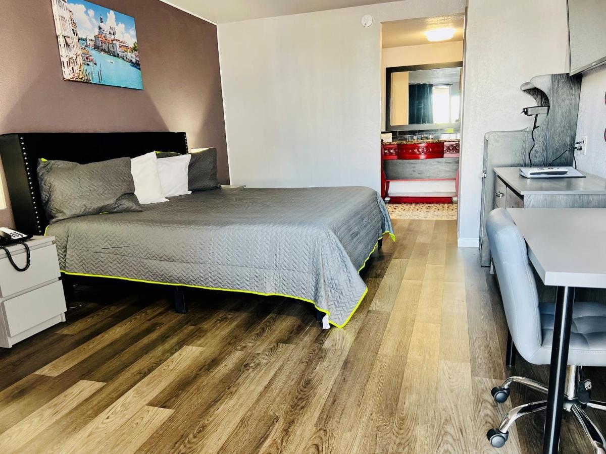 R Nite Star Inn And Suites -Home Of The Cowboys & Rangers Арлингтън Екстериор снимка