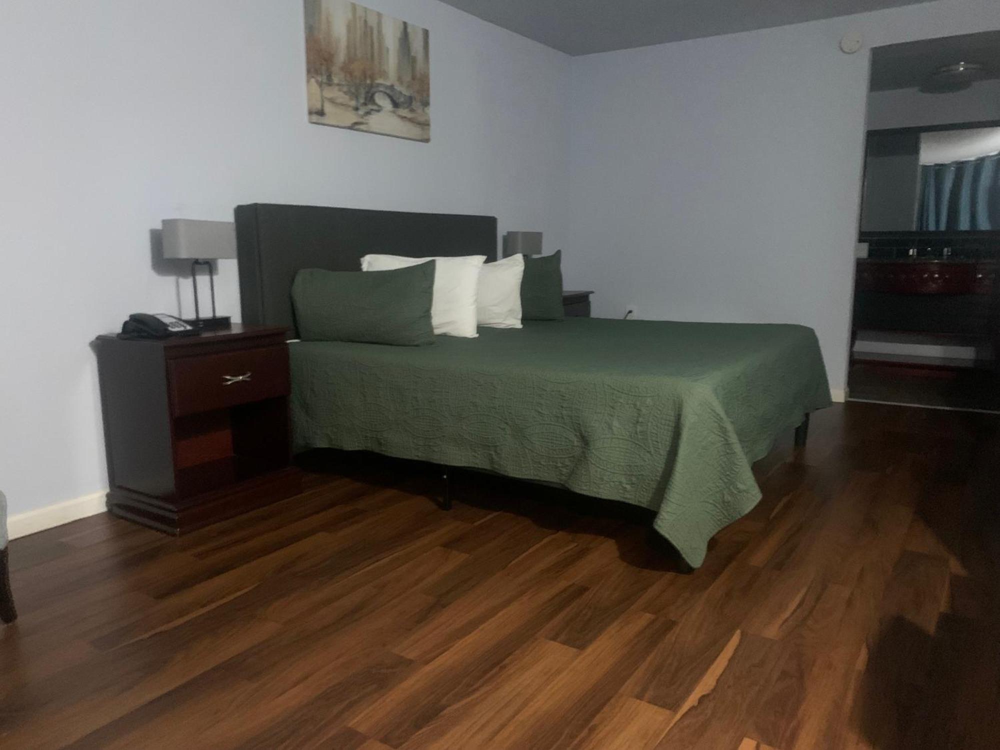 R Nite Star Inn And Suites -Home Of The Cowboys & Rangers Арлингтън Екстериор снимка
